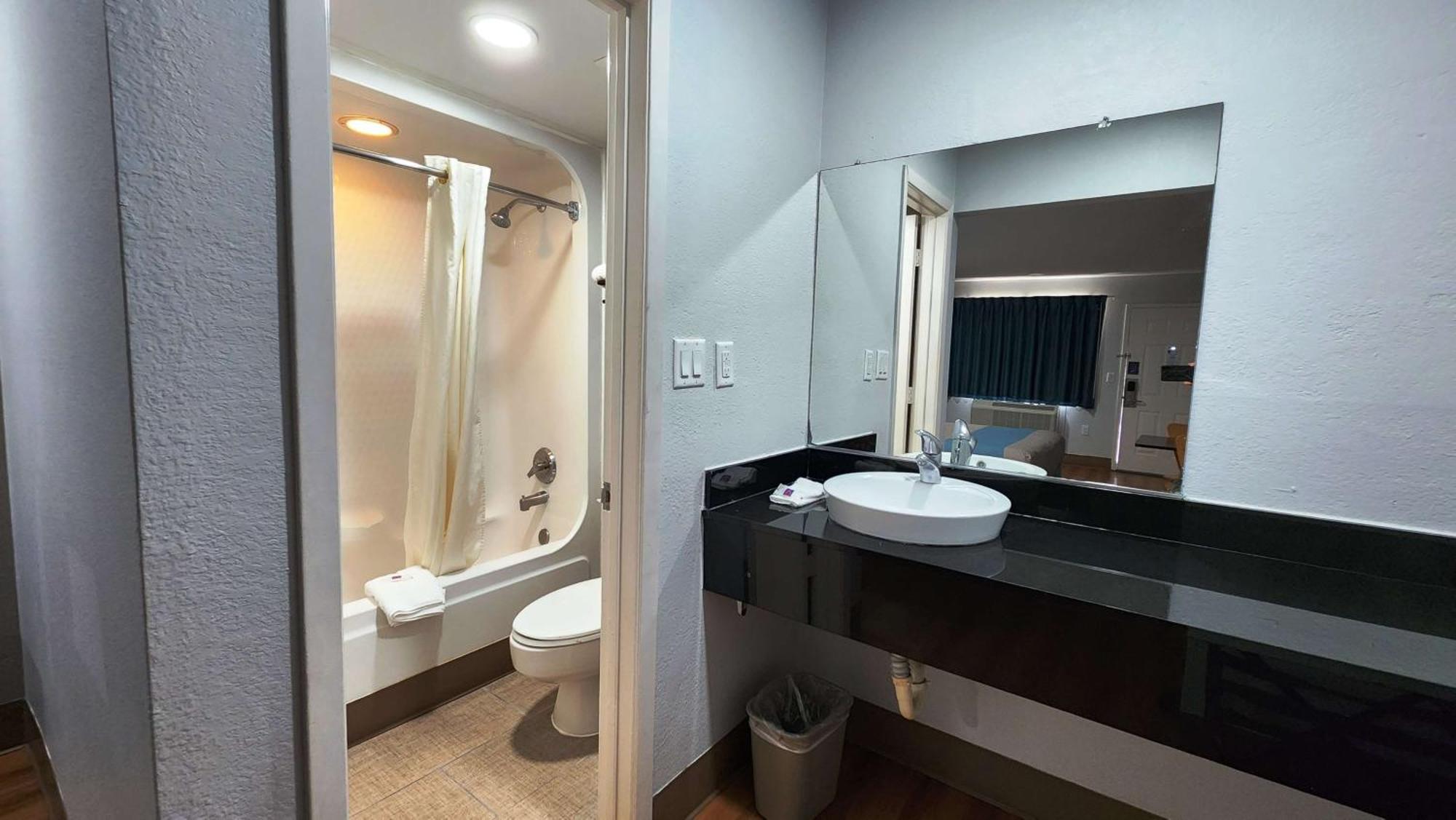 Motel 6-Webster, Tx - Houston - Nasa Lake Εξωτερικό φωτογραφία
